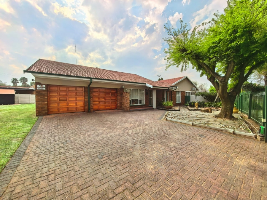 3 Bedroom Property for Sale in Vaalpark Free State